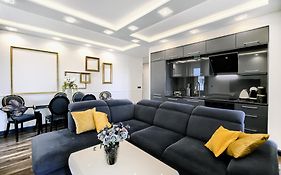 About Art Apartments - Sikorskiego